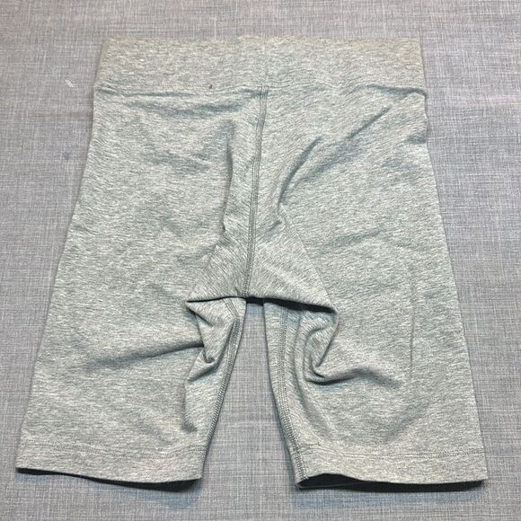 Nike Classic High Waisted 8” Biker Shorts in Gray Size S - Picture 7 of 7